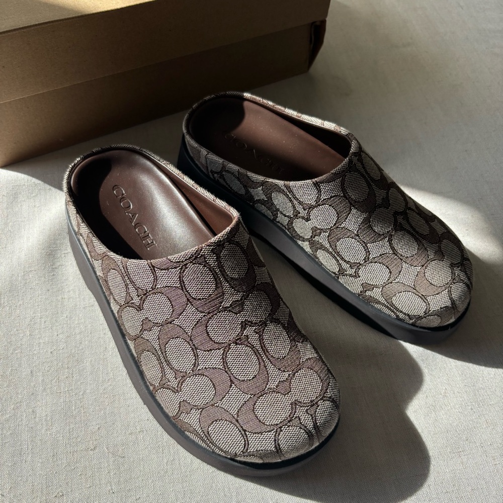 New Coach Link Mule Signature Jacquard Oak Maple Slip-On Size 7 | Chic Casual - Picture 4 of 9